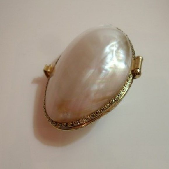 MOP Seashell Set of Two Trinkets Lined in Gold Plated - Picture 8 of 12